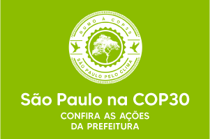 No centro, há um selo circular branco com a inscrição 