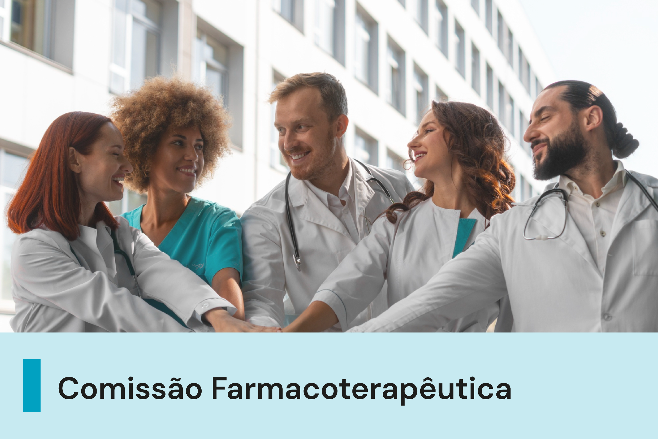 Pra Cego Ver: A imagem mostra pessoas unidas ao fundo. Abaixo, uma faixa com o texto 